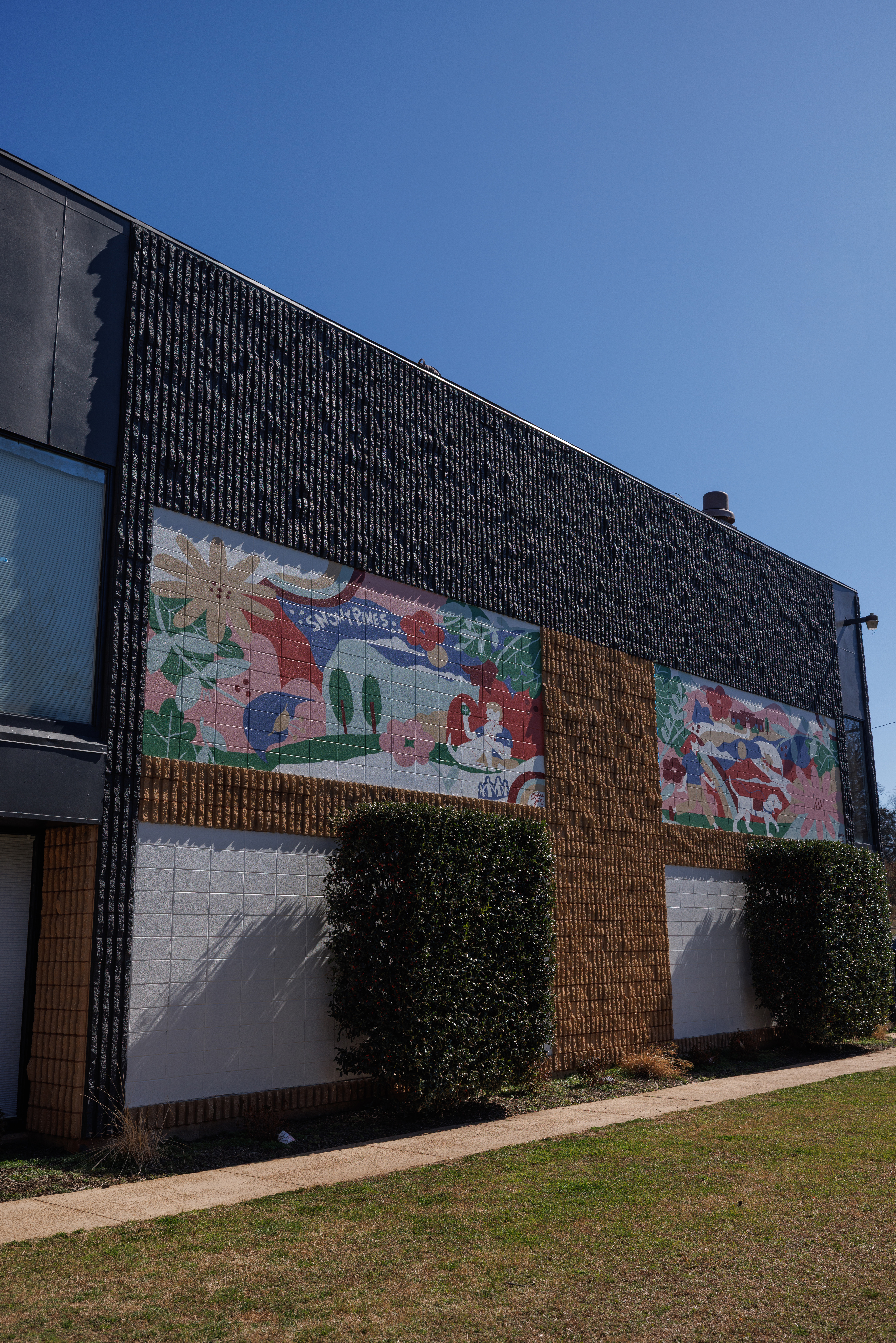 The Paws For Purpose facility in Batesville, with murals on the exterior